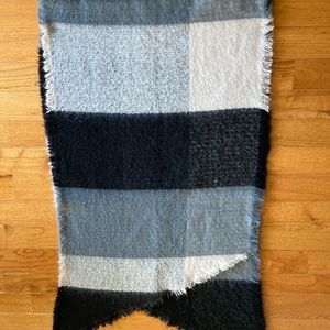 EXPRESS oversized gray, black & cream block colored scarf